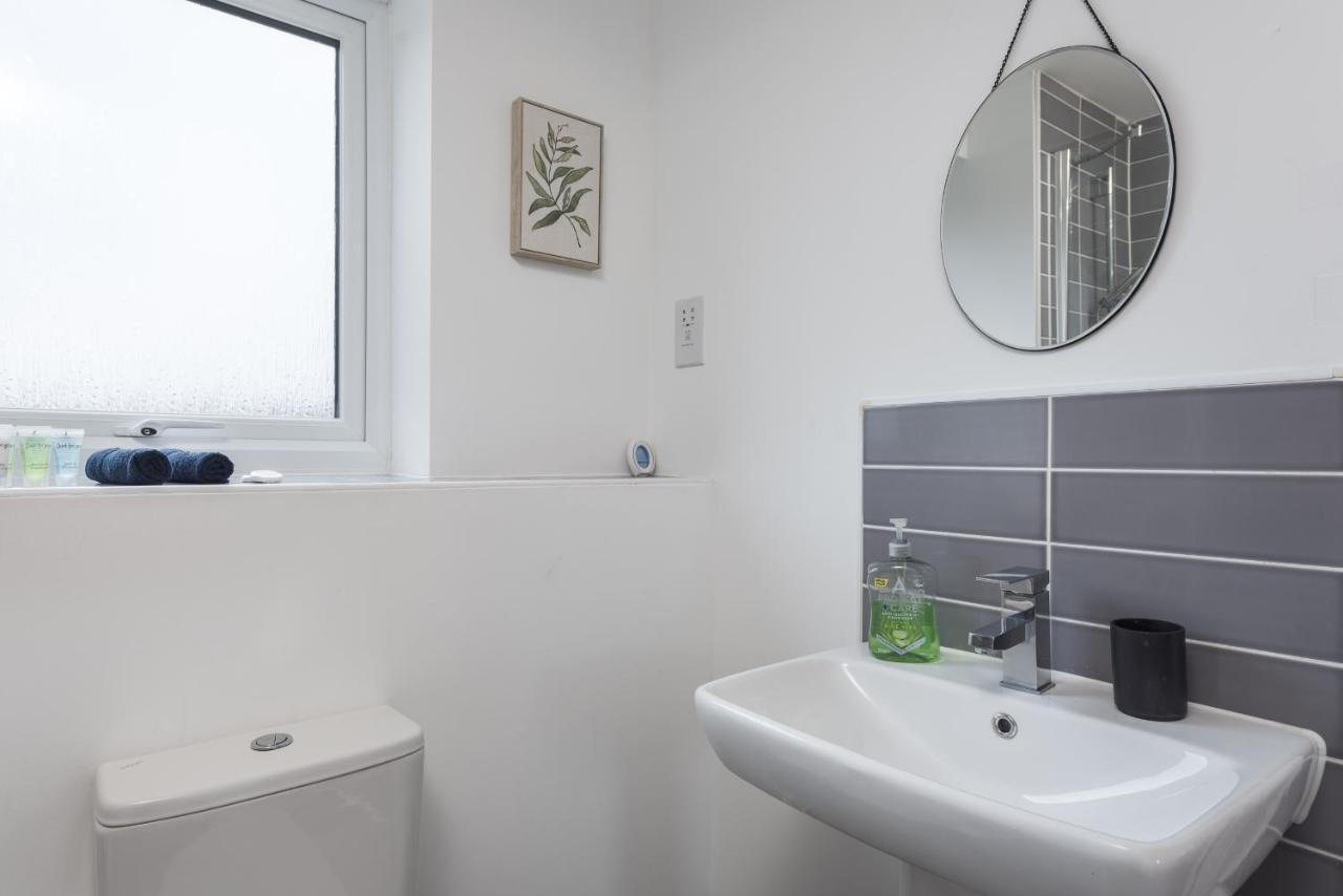 Two Bedroom Apartment - Milton Keynes By Aryas Properties Broughton  Extérieur photo