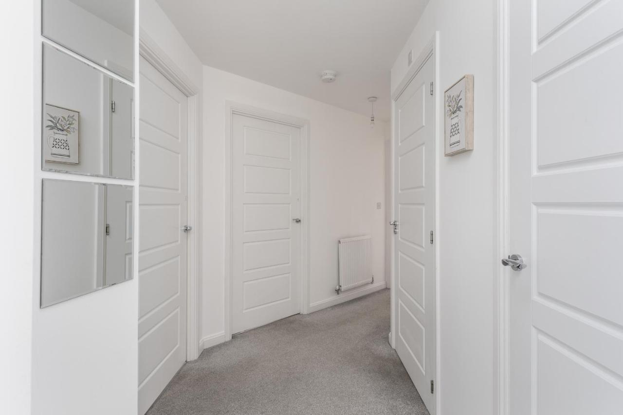 Two Bedroom Apartment - Milton Keynes By Aryas Properties Broughton  Extérieur photo