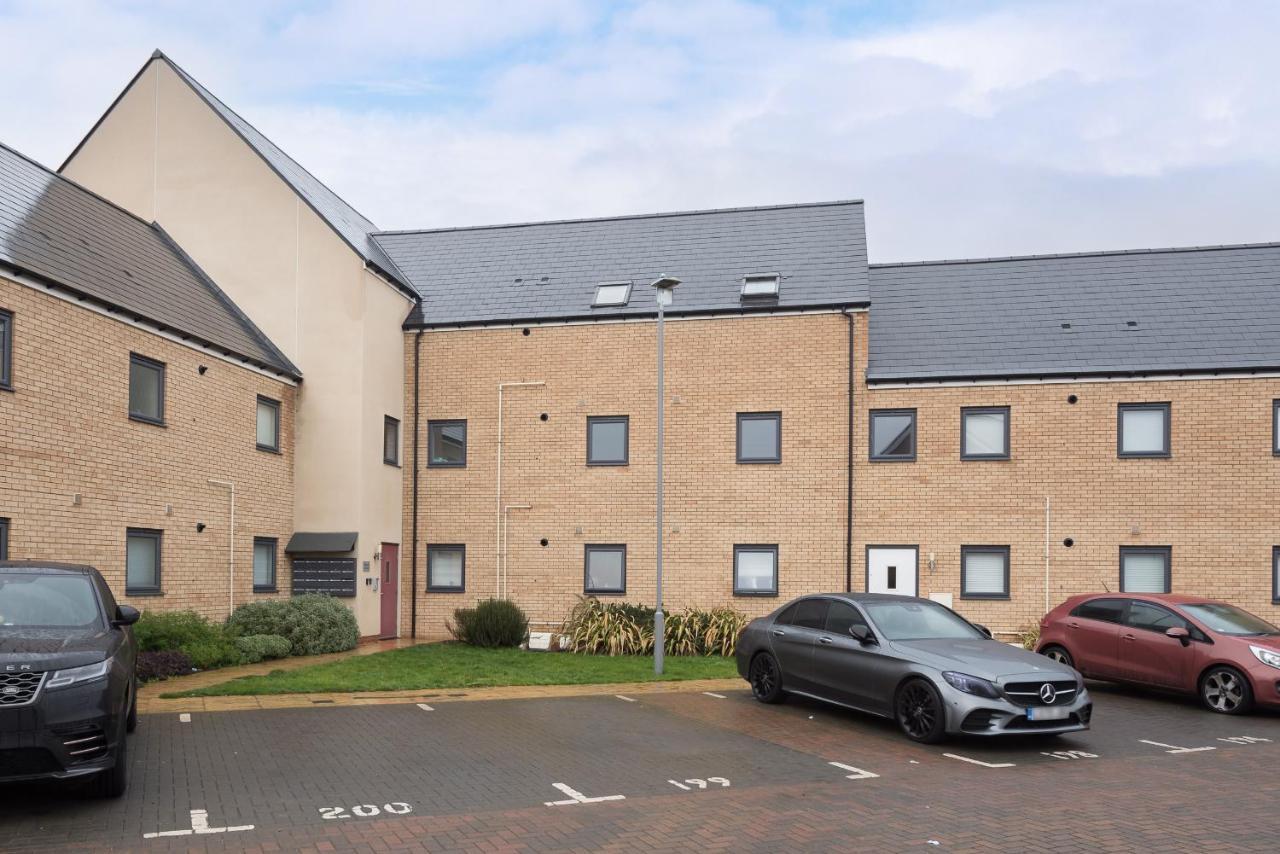 Two Bedroom Apartment - Milton Keynes By Aryas Properties Broughton  Extérieur photo
